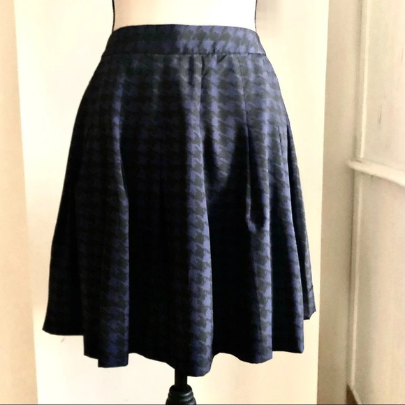 NWT J Crew Factory Pleated Skirt. Size 4 - Picture 1 of 7